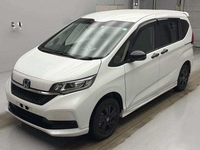 HONDA FREED — фото