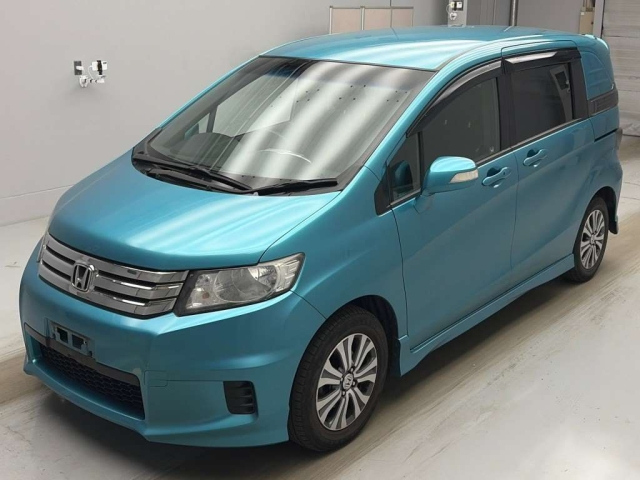 HONDA FREED — фото