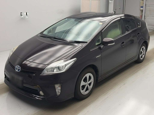TOYOTA PRIUS — фото