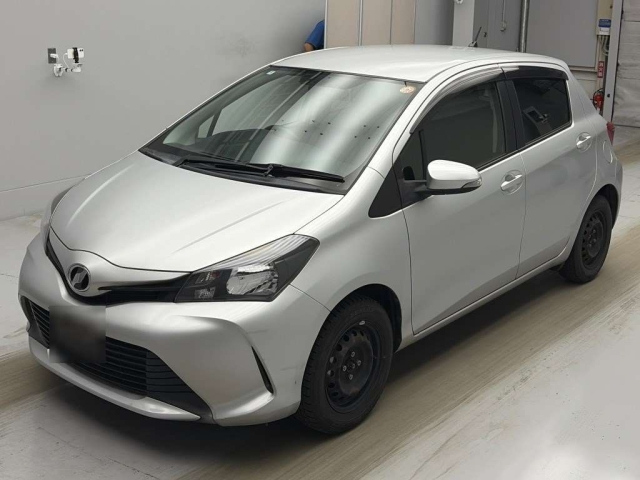TOYOTA VITZ — фото