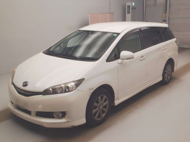 TOYOTA WISH — фото