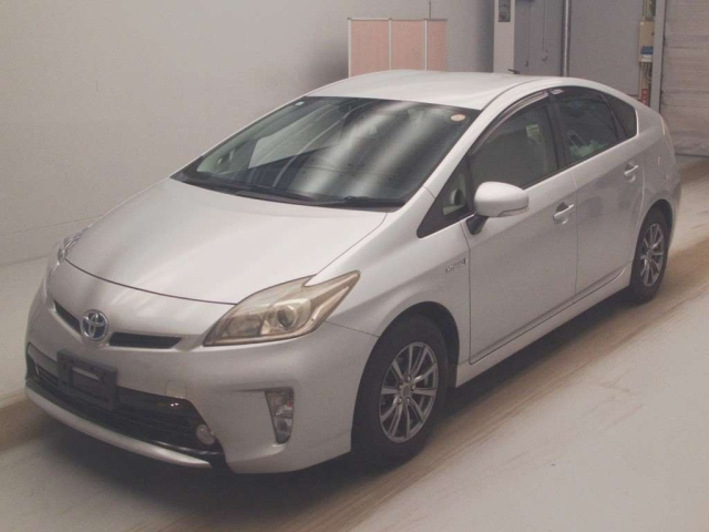 TOYOTA PRIUS — фото