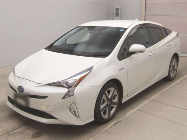 TOYOTA PRIUS — фото