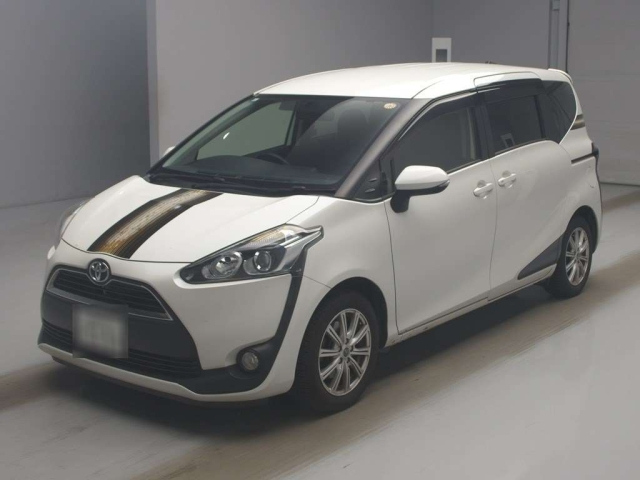TOYOTA SIENTA — фото