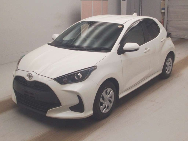 TOYOTA YARIS — фото