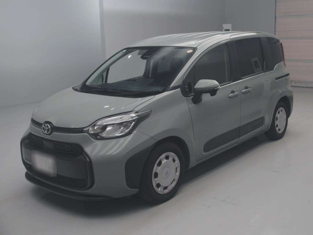 TOYOTA SIENTA — фото