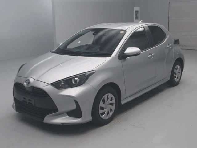 TOYOTA YARIS — фото