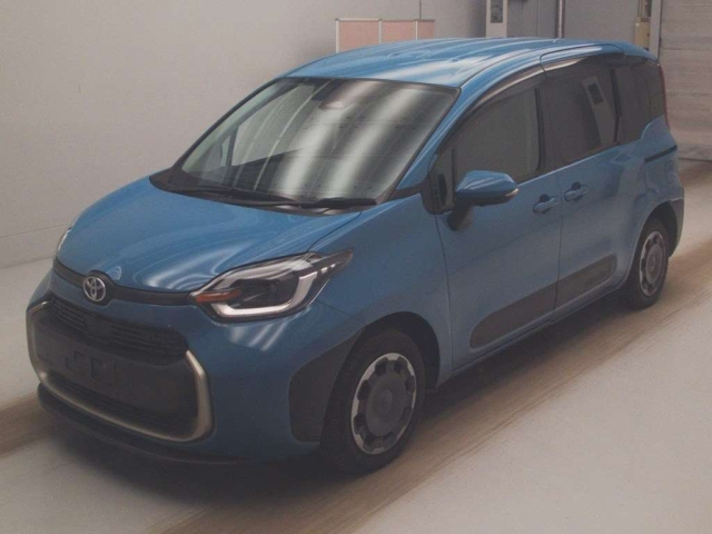 TOYOTA SIENTA — фото