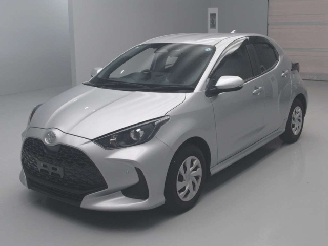 TOYOTA YARIS — фото