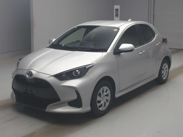 TOYOTA YARIS — фото