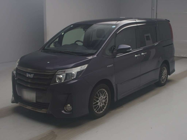 TOYOTA NOAH — фото