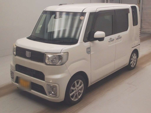 DAIHATSU WAKE — фото