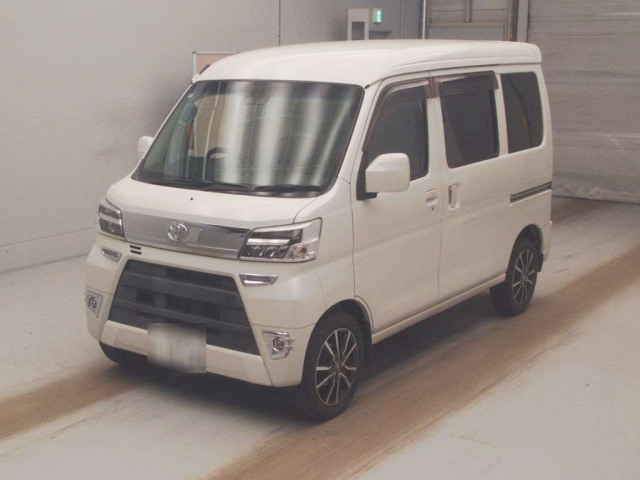 TOYOTA PIXIS — фото