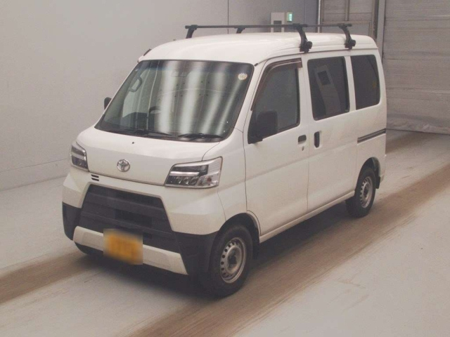 TOYOTA PIXIS — фото