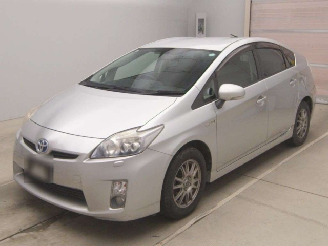 TOYOTA PRIUS — фото