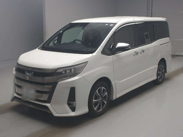 TOYOTA NOAH — фото