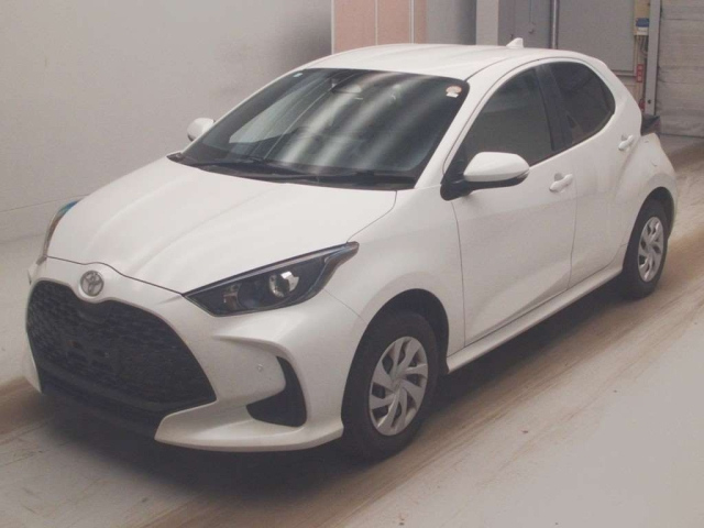 TOYOTA YARIS — фото
