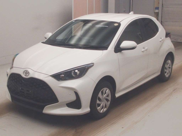 TOYOTA YARIS — фото
