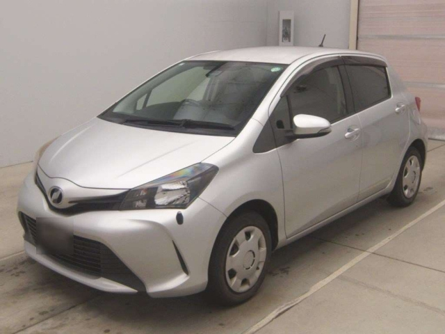 TOYOTA VITZ — фото
