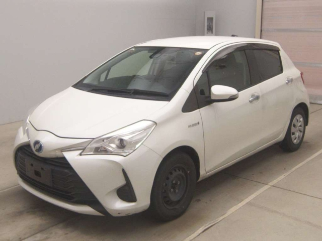 TOYOTA VITZ — фото