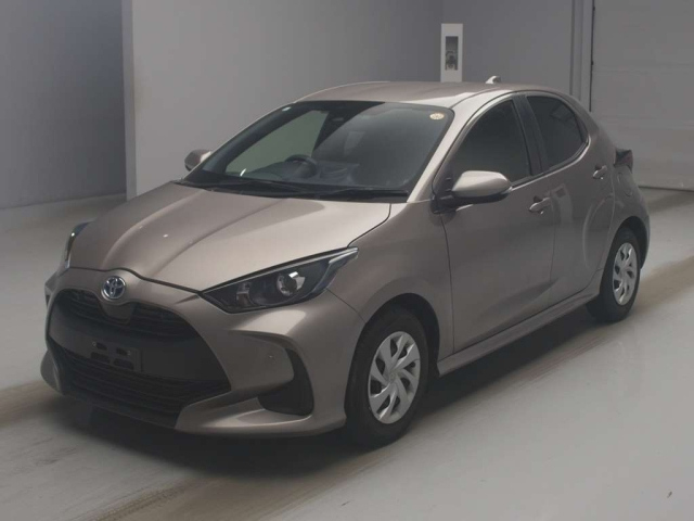 TOYOTA YARIS — фото