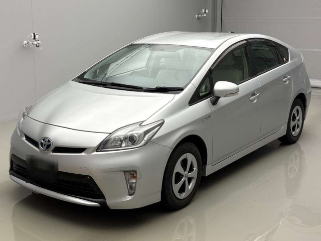 TOYOTA PRIUS — фото