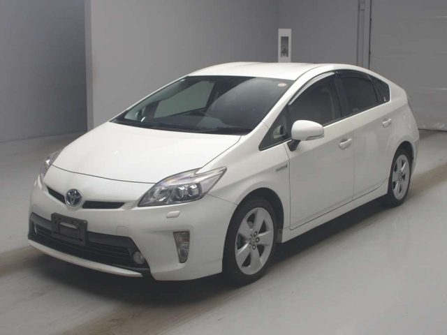 TOYOTA PRIUS — фото