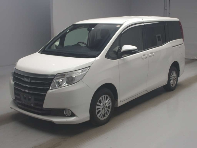 TOYOTA NOAH — фото