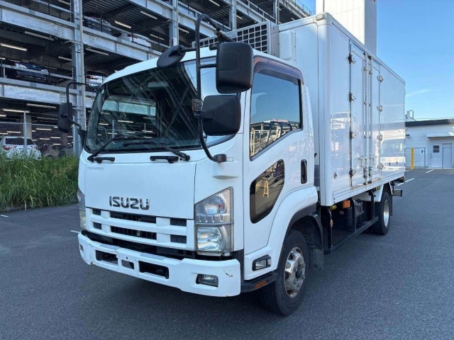 ISUZU FORWARD — фото