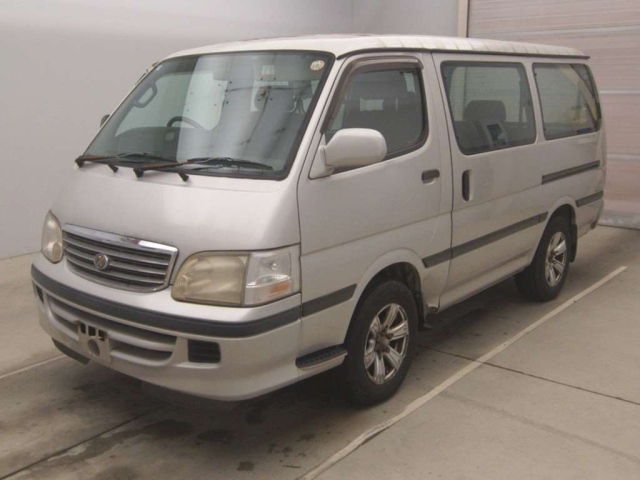 TOYOTA HIACE — фото