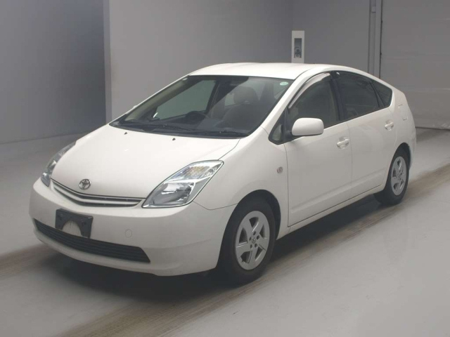 TOYOTA PRIUS — фото