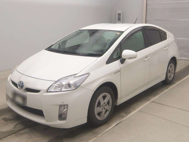 TOYOTA PRIUS — фото