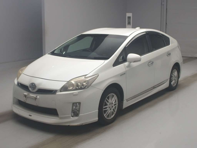 TOYOTA PRIUS — фото