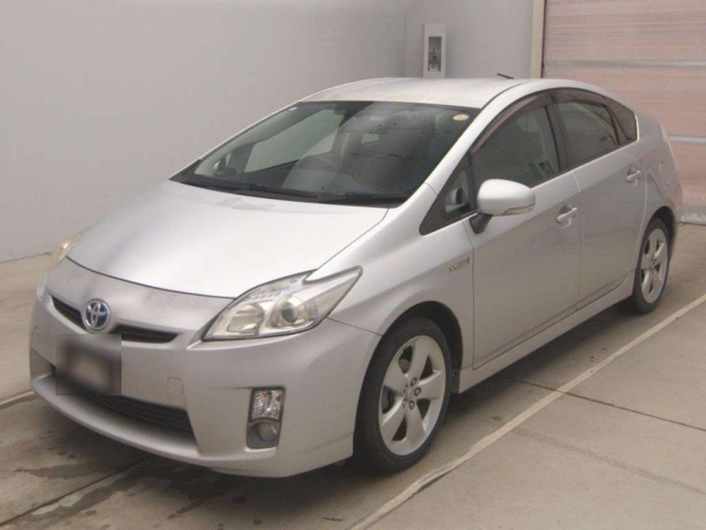TOYOTA PRIUS — фото