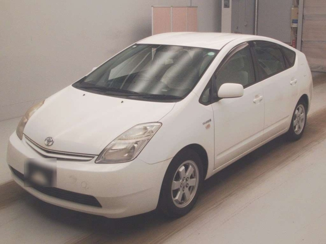 TOYOTA PRIUS — фото