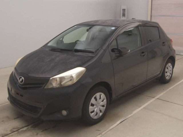 TOYOTA VITZ — фото