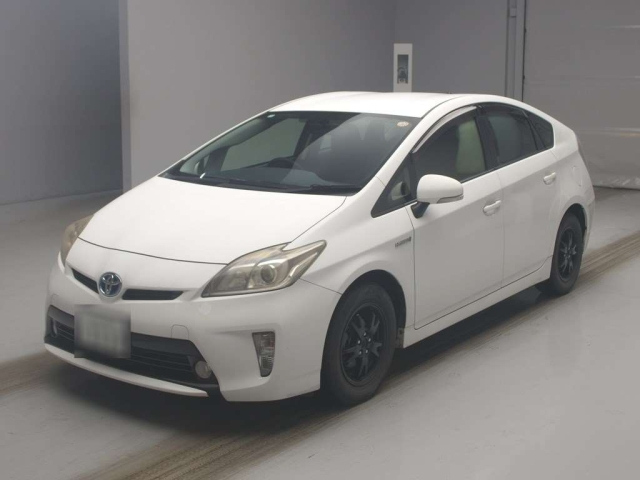TOYOTA PRIUS — фото