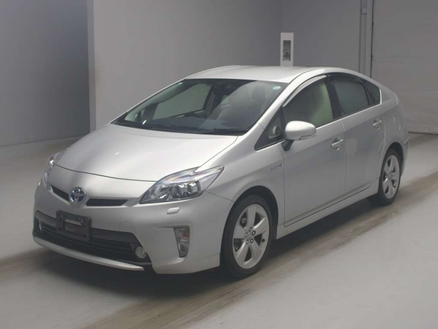 TOYOTA PRIUS — фото