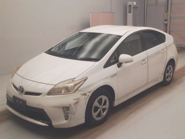 TOYOTA PRIUS — фото