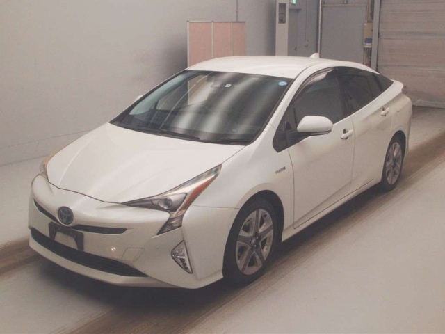 TOYOTA PRIUS — фото