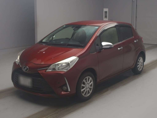 TOYOTA VITZ — фото
