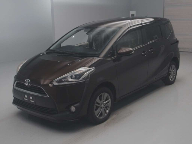 TOYOTA SIENTA — фото