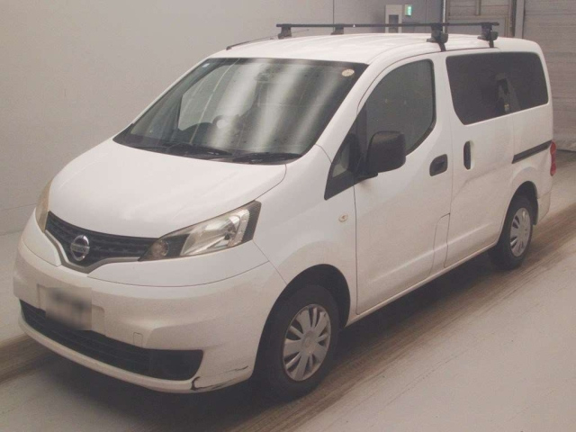 NISSAN NV200 — фото