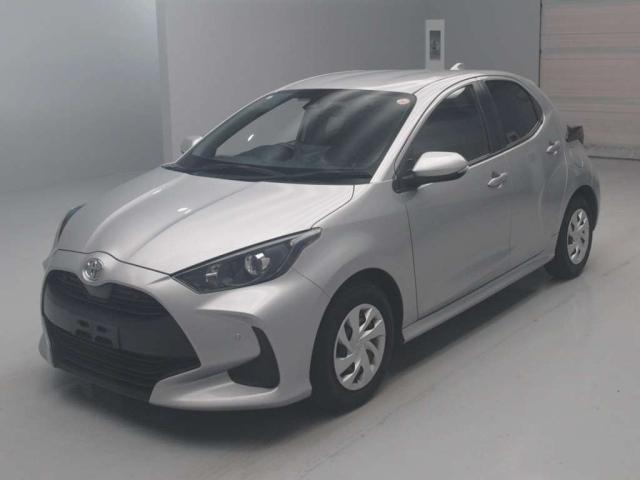 TOYOTA YARIS — фото