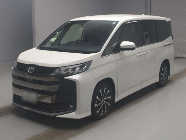 TOYOTA NOAH — фото