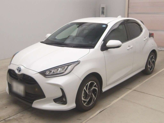 TOYOTA YARIS — фото