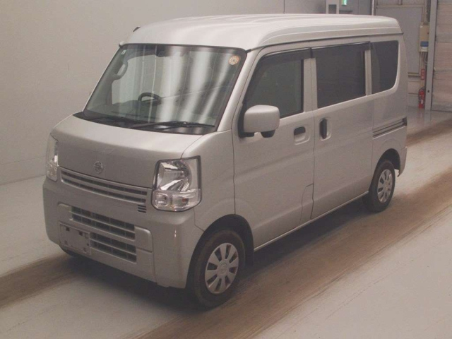 NISSAN CLIPPER — фото