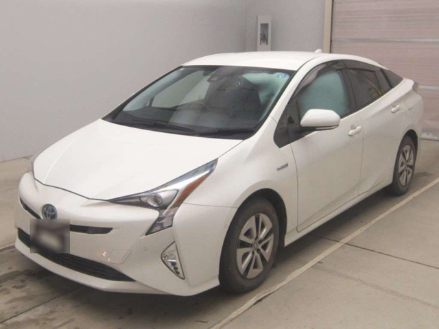 TOYOTA PRIUS — фото