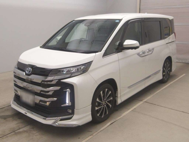 TOYOTA NOAH — фото