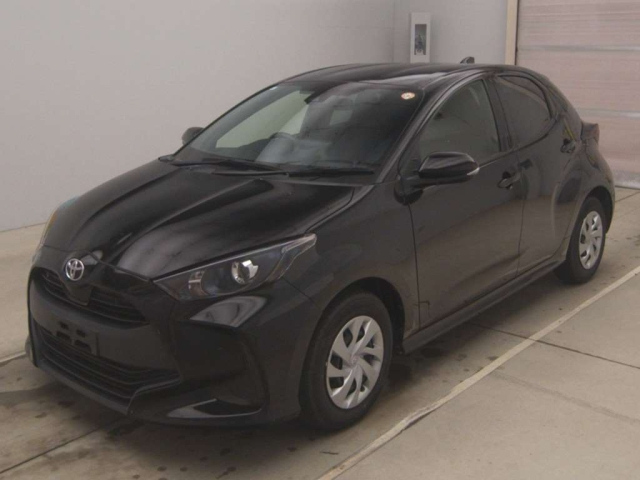 TOYOTA YARIS — фото